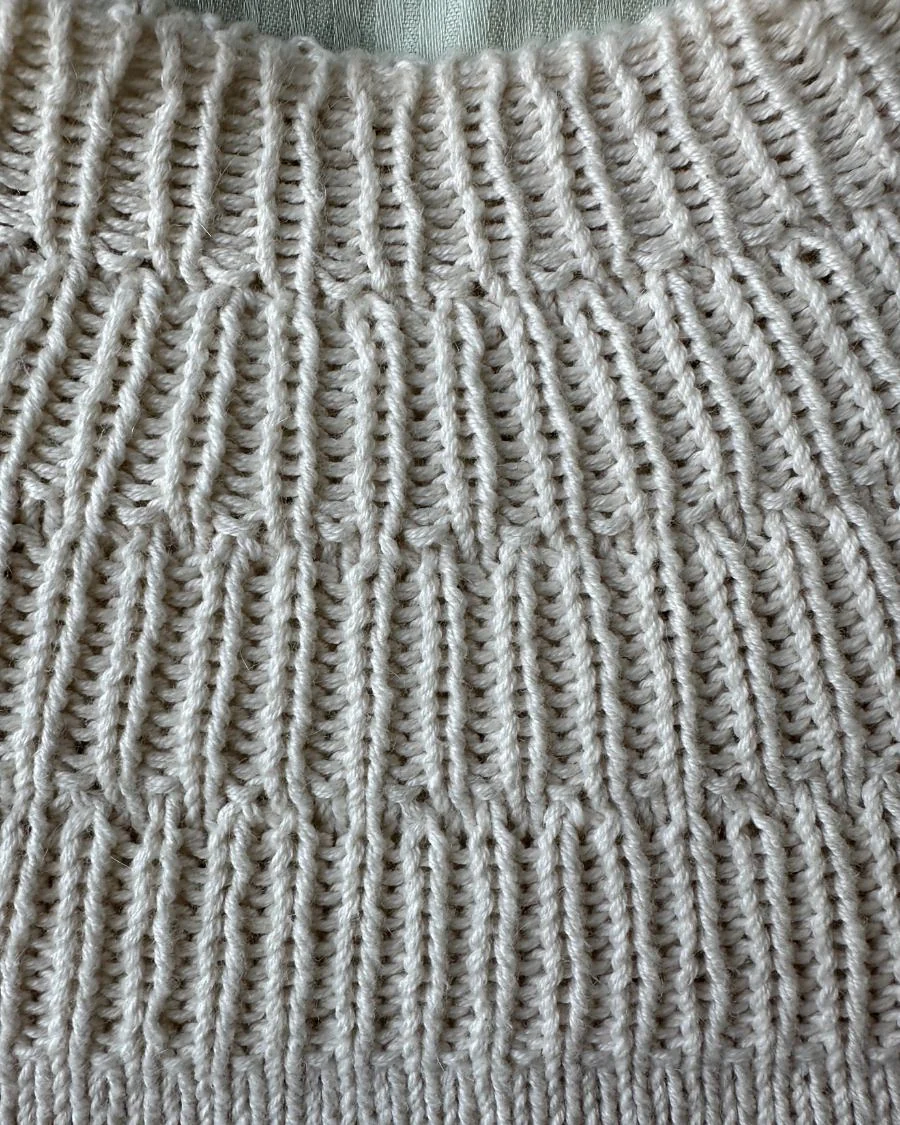 Anker's Summer Shirt in DK yarn by PetiteKnit - Image 4