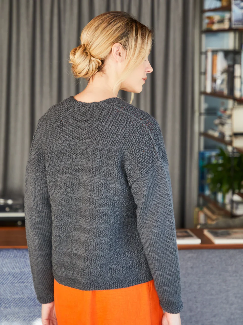 Anni Textured Throw On Cardigan in West Yorkshire Spinners ColourLab Aran - Image 3