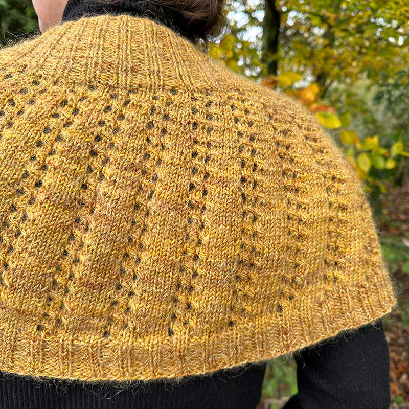 Betwixtmas 2024 Knitted Shoulder Cowl - Gold in Fyberspates Vivacious 4ply & Rowan Kidsilk Haze by Carol Meldrum - Image 6