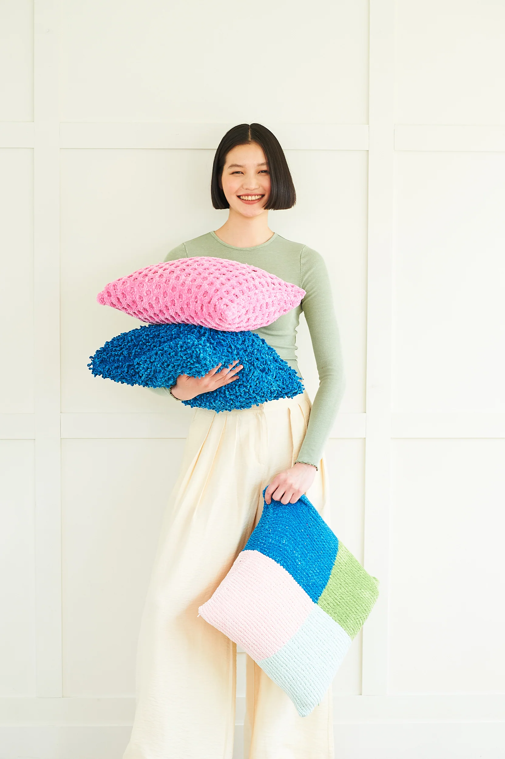 Cushions in Stylecraft Squeeze Me Dk - Image 3