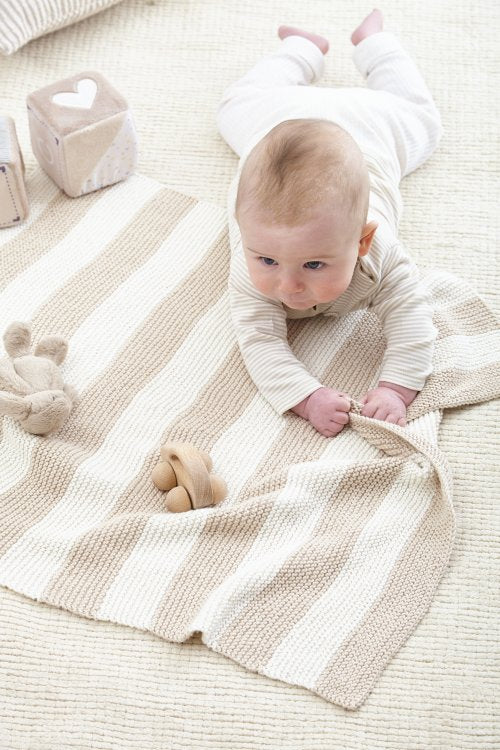 King Cole Newborn Baby Book 4  by Sue Batley-Kyle - Image 5