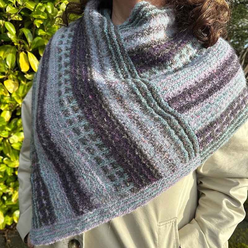 Lampas MAL - Blue Mist - by Lisa Richardson in Rowan Fine Tweed Haze Dk - Image 3