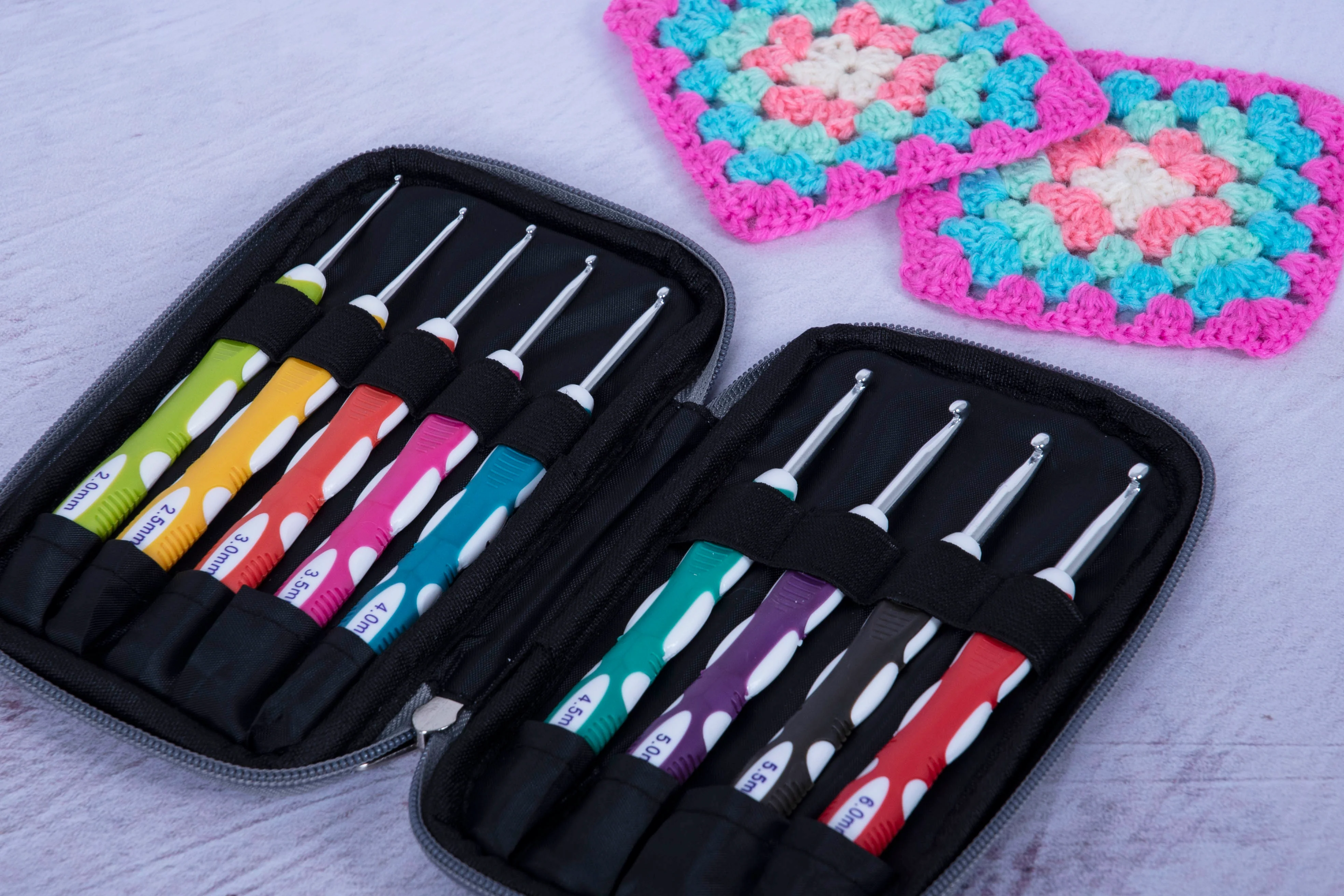 Milward Colourful Crochet Hook Set in Zip Case - 9 Hooks - Image 4