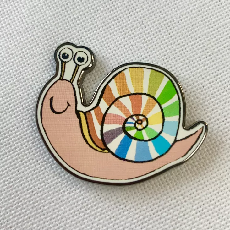 Rainbow Snail - Bothy Threads Magnetic Needle Minder