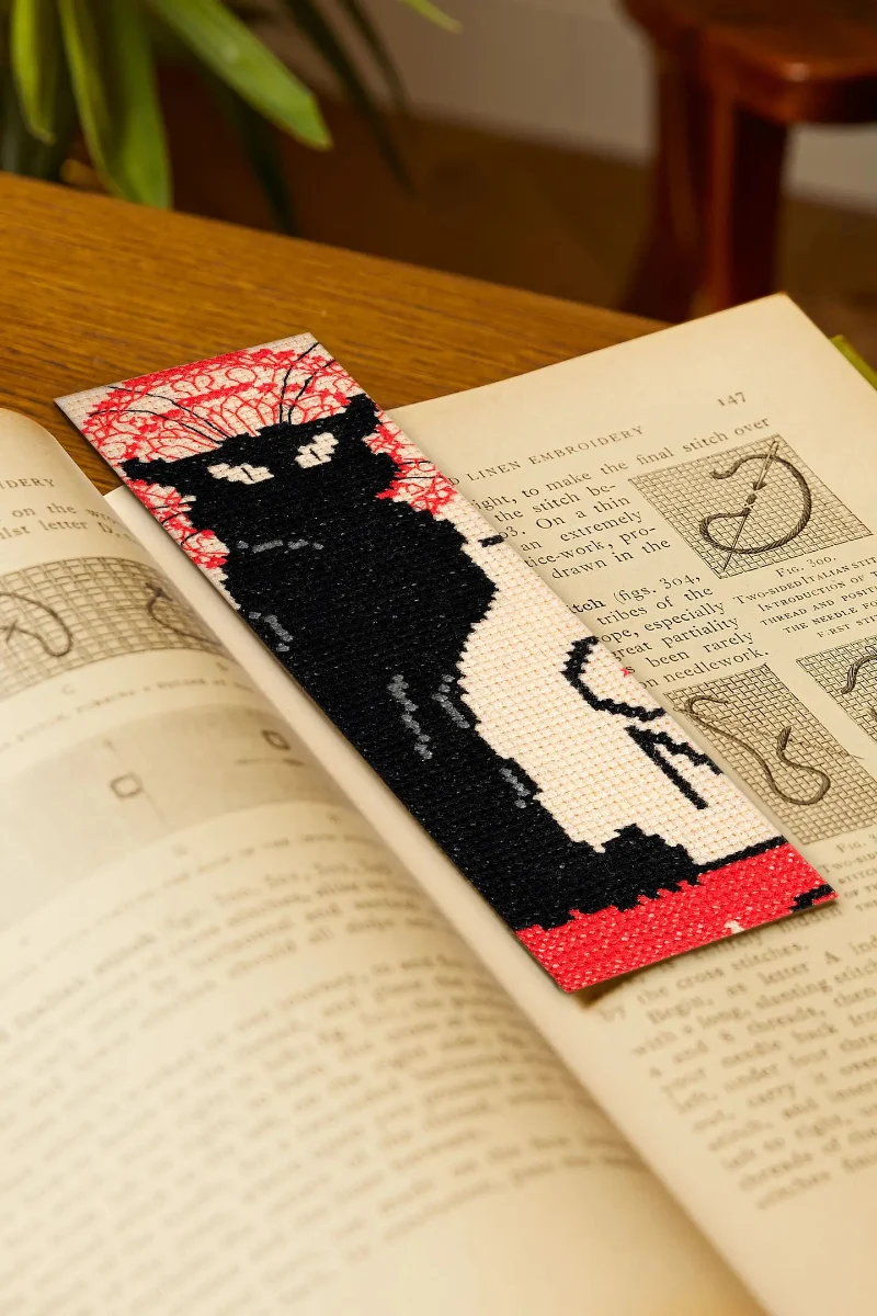 Tour Of The Black Cat - DMC Bookmark Cross Stitch Kit - Image 2
