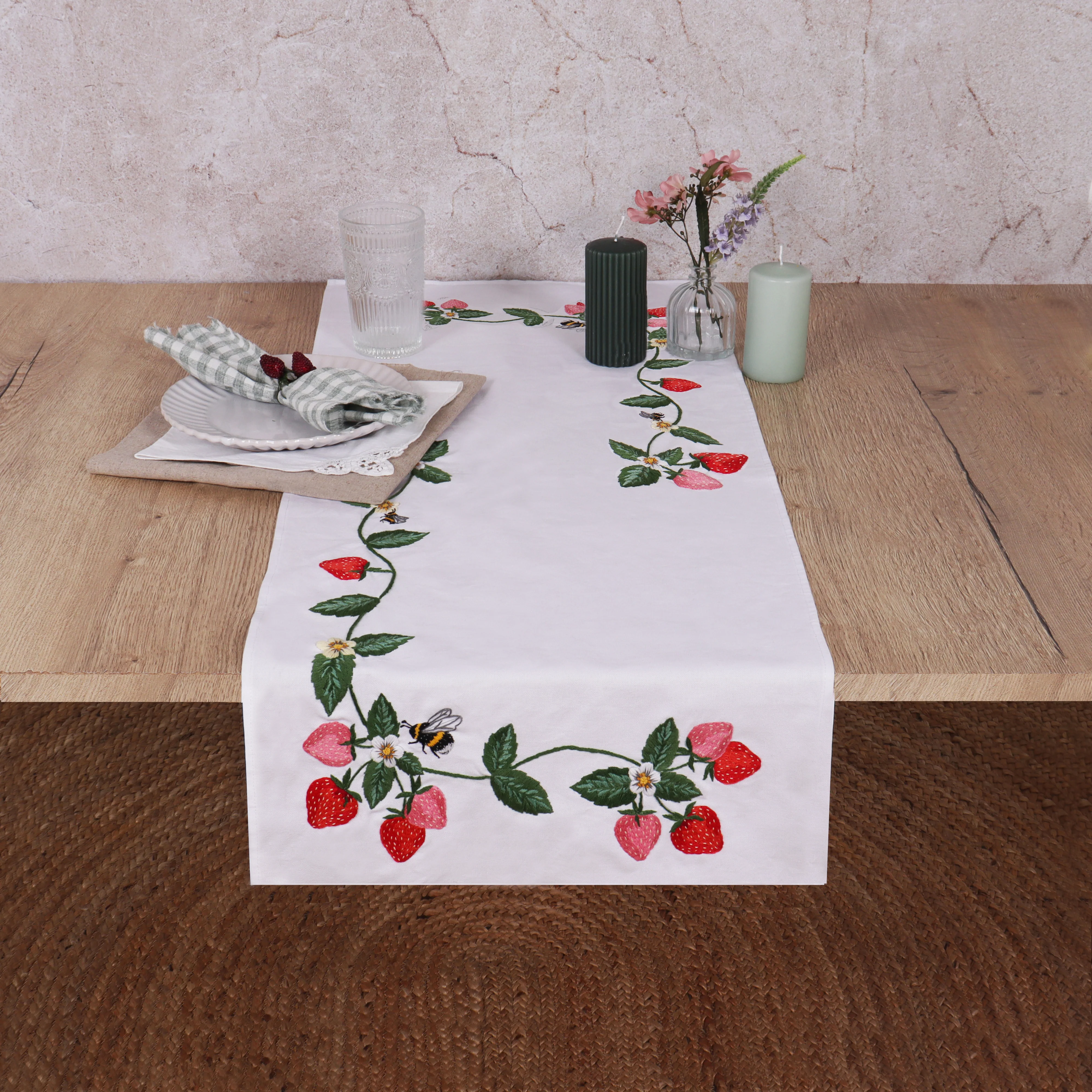 Trimits Tablerunner Embroidery Kit - Strawberries